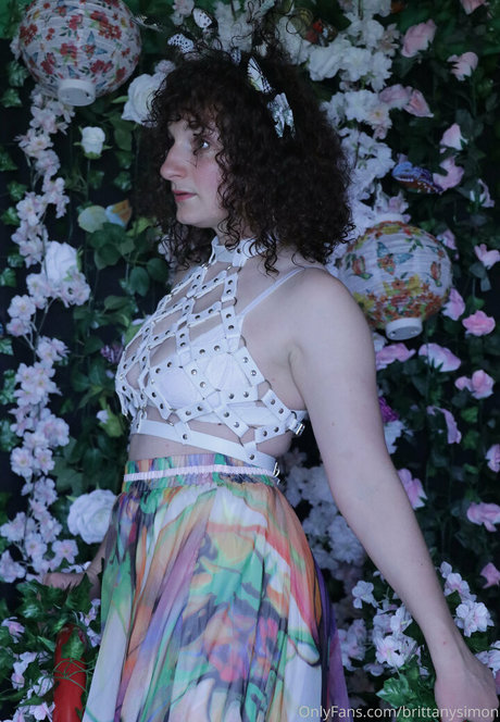 巨乳の黒人女性オンリーファンズ ホットセクシー 画像