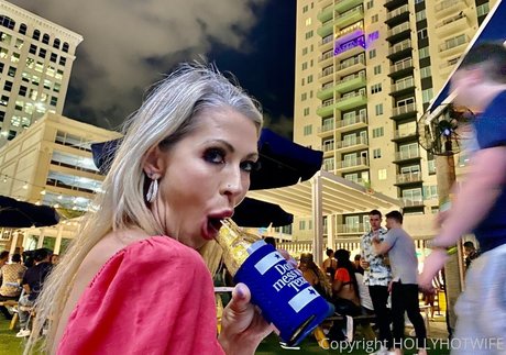 ビデオ通話 オンリーファンズ ホット裸 写真