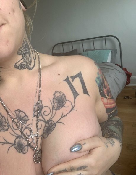 アマチュアヌードオンリーファンズ トップ 写真