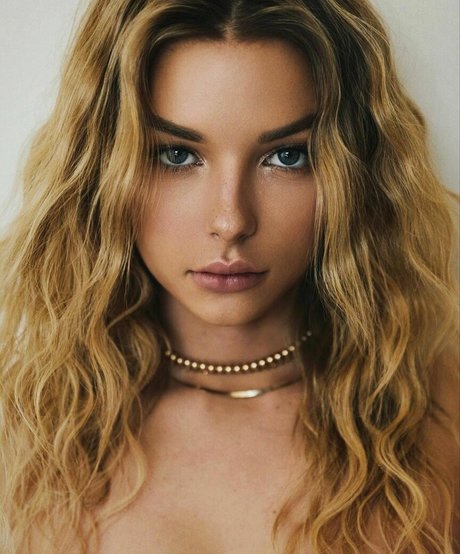 自然な赤毛のオンリーファンズ 無料ポルノ 写真