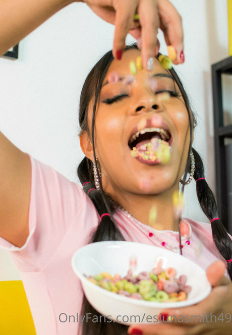 ポニーテールオンリーファンズ アダルト無料 写真