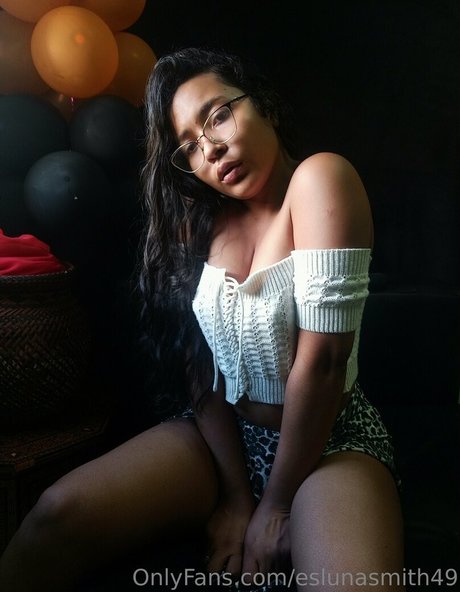 eslunasmith49 ホットなスター 写真