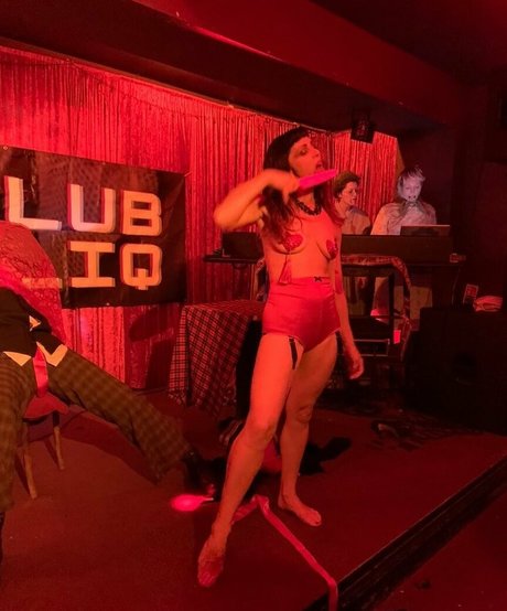 Emily Booth 高品質のスター 写真