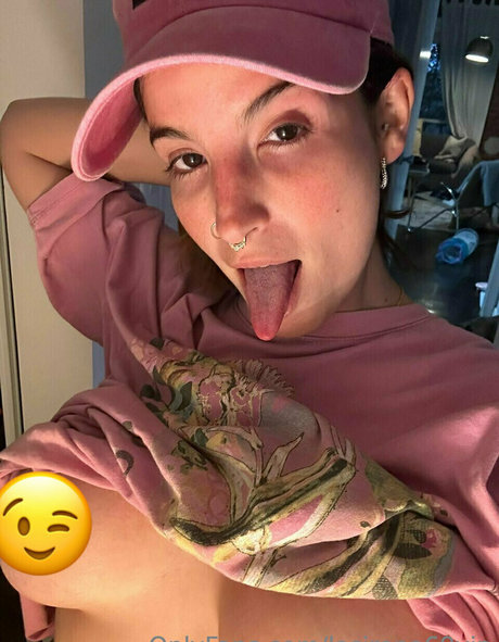 ママの足OnlyFans ヌード 写真