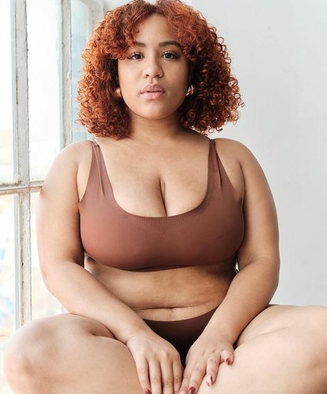 シックオンリーファン セクシー 写真