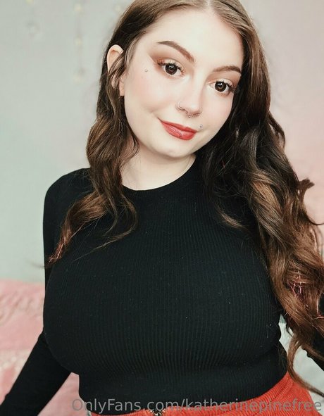 痩せたティーンのオンリーファンズ セクシー 写真