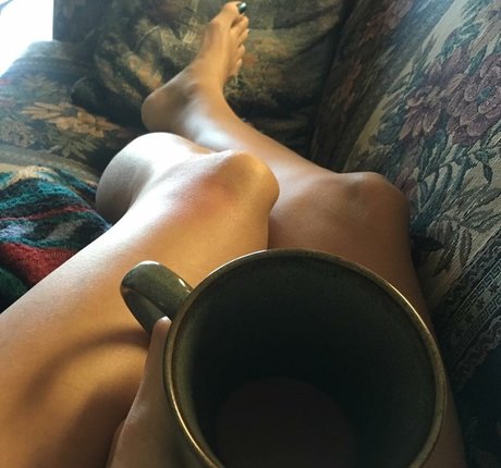 アラブのティーンズオンリーファンズ ポルノ 写真