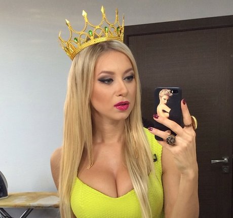 Polina Logunova ポルノスター 独占 アーカイブ