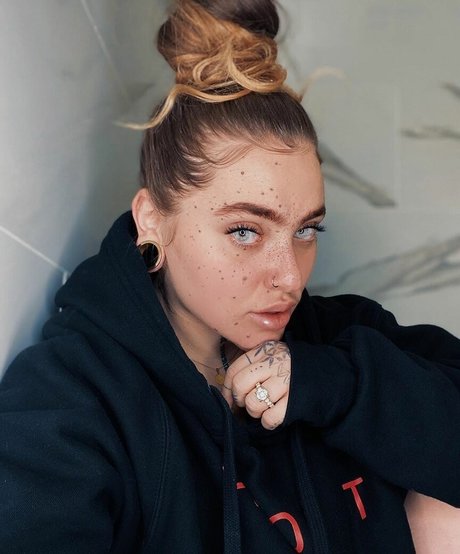 垂れ下がった熟女OnlyFans アダルト 写真