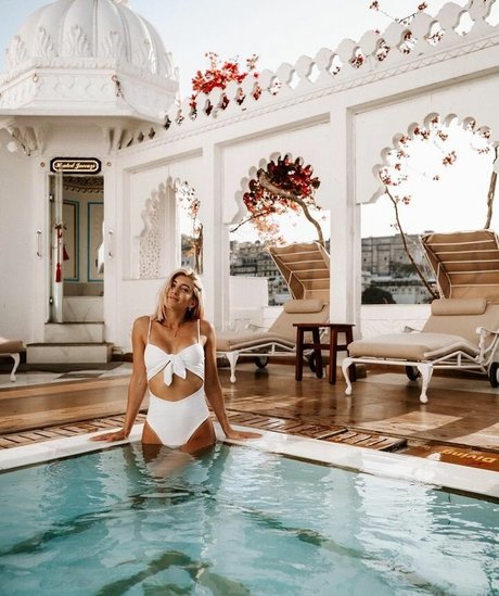 18歳のオンリーファンズ 無料ポルノ 写真