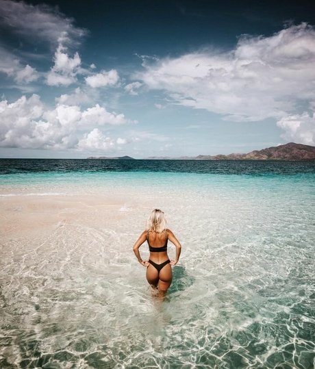 Lauren Bullen アートスター ギャラリー