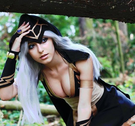 AnniTheDuck 高品質モデル 写真