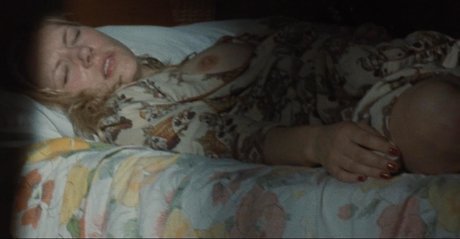 義母オンリーファンズ セクシーヌード 画像