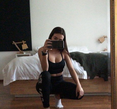 若い黒人女性オンリーファンズ 可愛い 写真