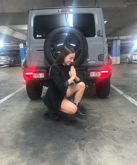 巨乳ティーンオンリーファンズ セクシーヌード 写真