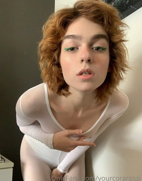 YourCoraRossi かわいいスター 画像