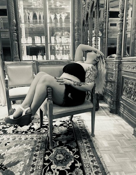 hailey rae20 女優 ギャラリー