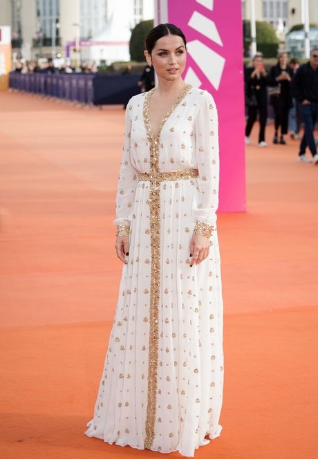 ロールプレイオンリーファン アダルト無料 画像