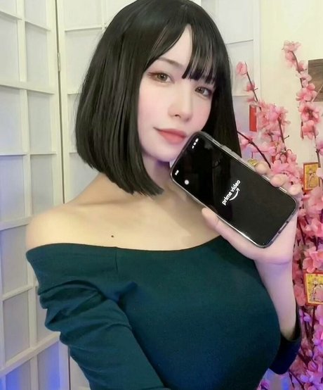 Lolaaasaur 無料女優 写真