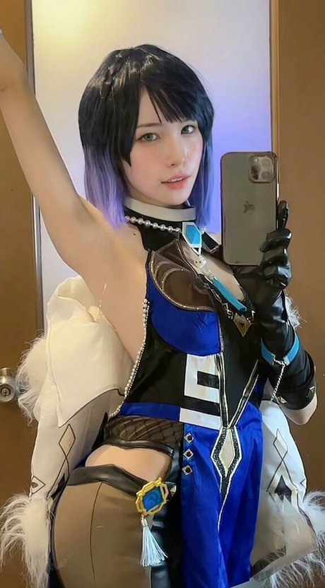 Lolaaasaur ヌードモデル 画像