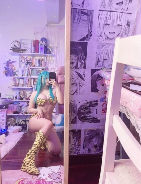 巨乳で曲線美のOnlyFans ポルノ 写真