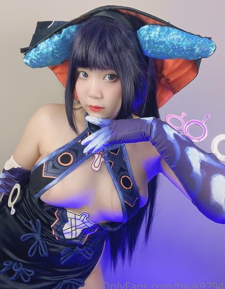 ワークアウト オンリーファンズ ポルノグラフィック 画像