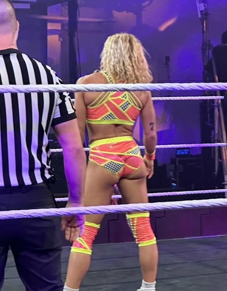 熟女の足オンリーファンズ ポルノグラフィック 写真