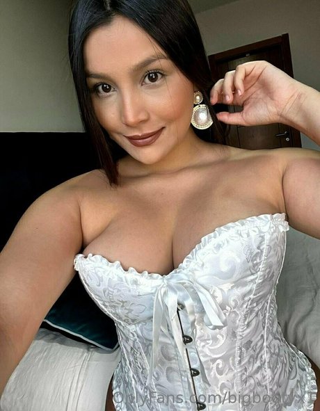 アジア人 BBC オンリーファンズ HD 写真