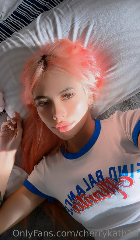 曲線美の女の子オンリーファンズ ポルノ 写真