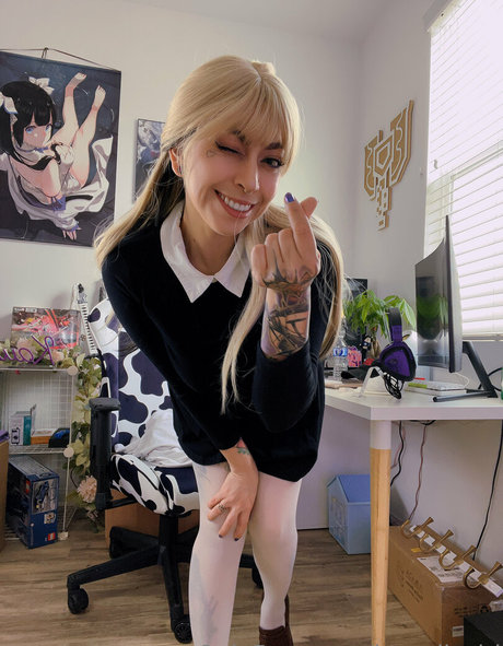 ダーティトークオンリーファンズ えろ 写真