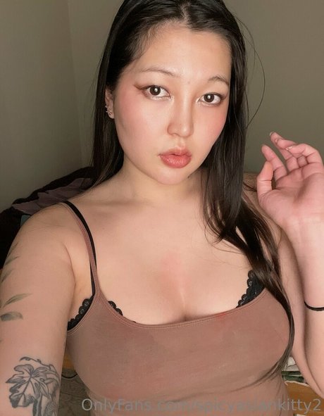 spicyasiankitty2 美しいモデル 写真