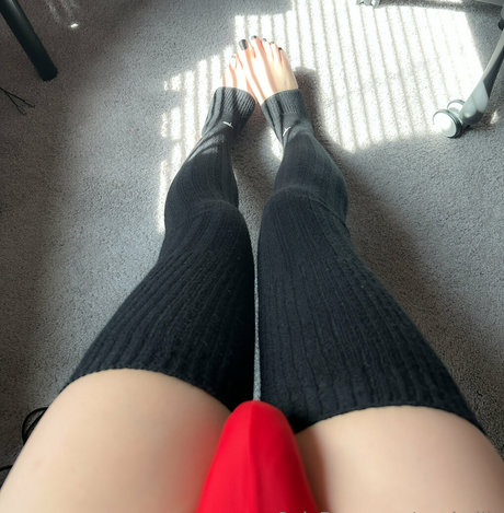 巨大なペニスオンリーファンズ 無料エロ 写真