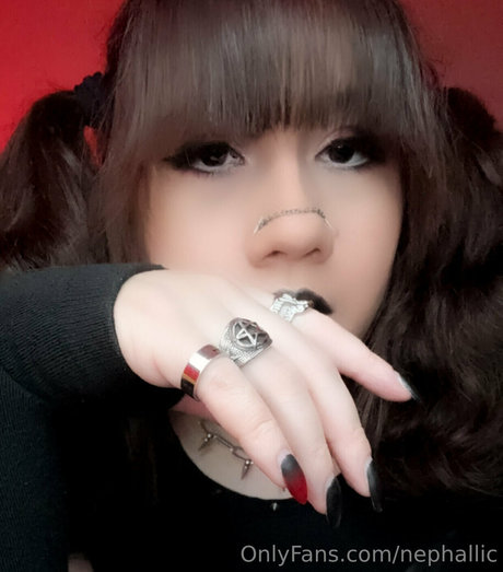 Nephallic セクシーなスター 写真