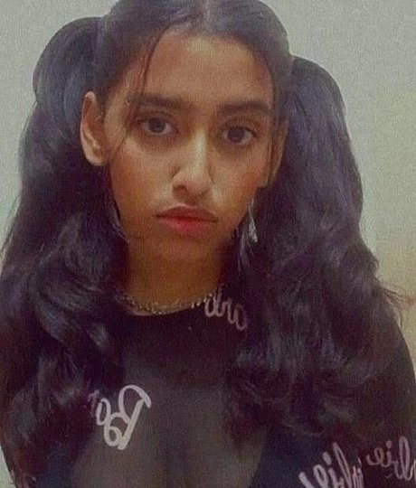 Sanjana Saba 裸のスター 画像