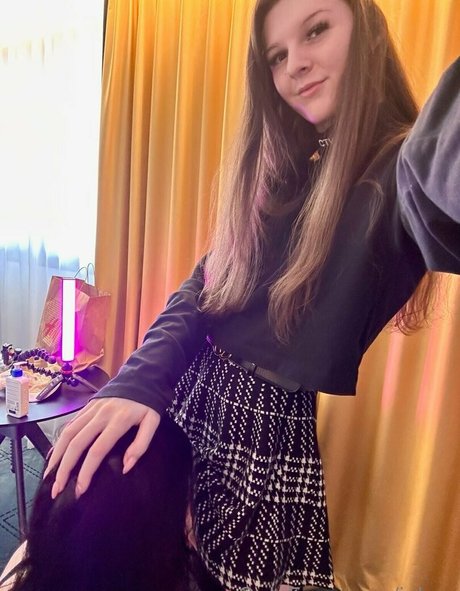 ickyy ポルノスター 美しい 画像