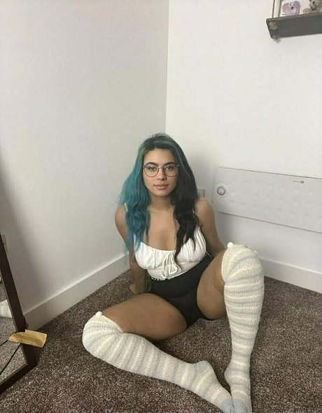 taylorhenriesfree 可愛いモデル 写真