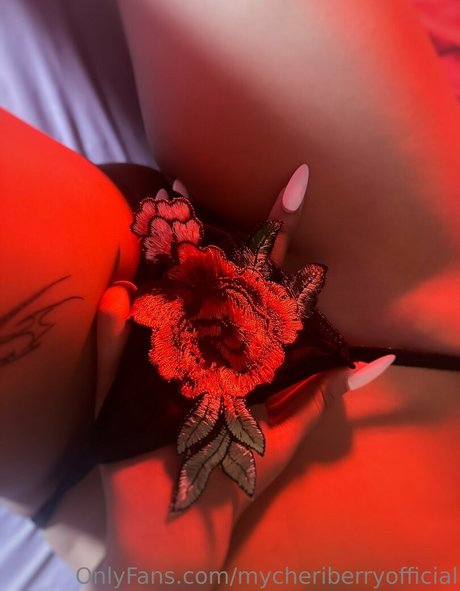 mycheriberryofficial セクシーモデル 画像