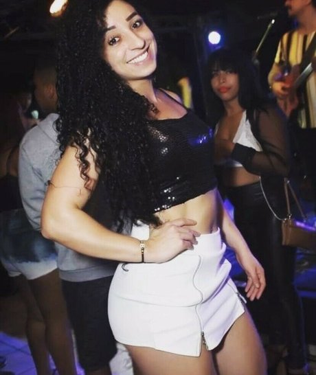 Morena Gabi ヌードモデル 写真