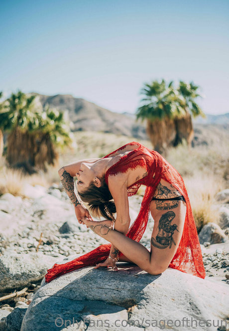 ピアス乳首オンリーファンズ 美しいヌード ギャラリー