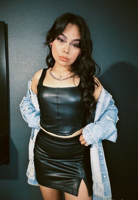 ティーン乱交OnlyFans 限定 ギャラリー