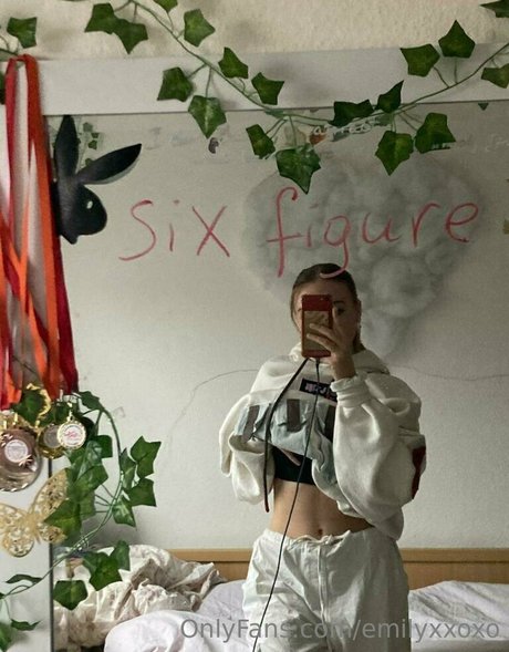 emilyxxoxo セクシーモデル ギャラリー