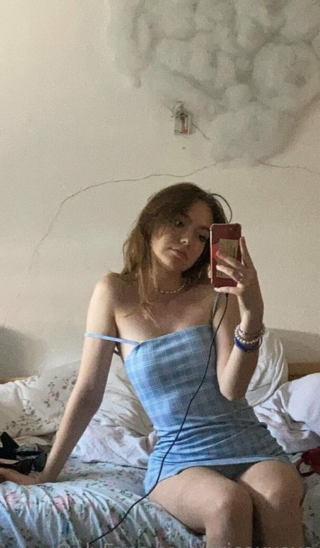 emilyxxoxo 素敵なポルノスター 画像