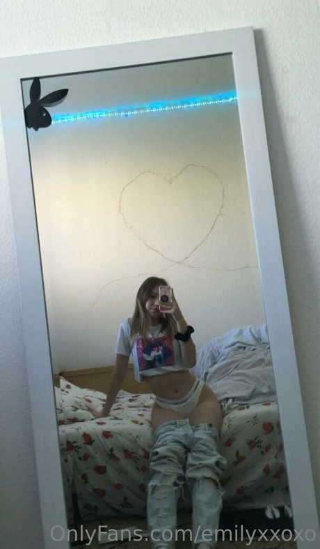 emilyxxoxo アダルトスター 画像