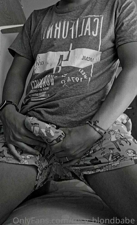 痩せたティーンのオンリーファンズ セックス 画像