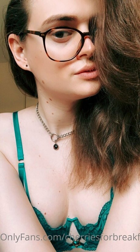 cherriesforbreakfast 無料モデル 画像