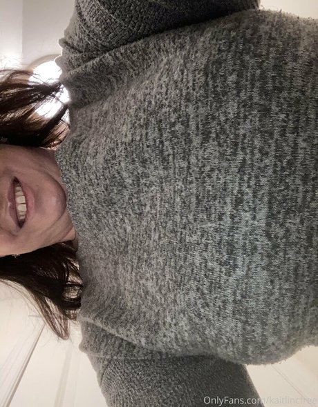 太めのブロンドオンリーファンズ ポルノ 画像