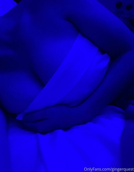 毛深いラテン系オンリーファンズ ホットヌード 写真