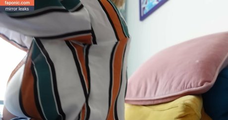 Hannah Witton 無料モデル 画像