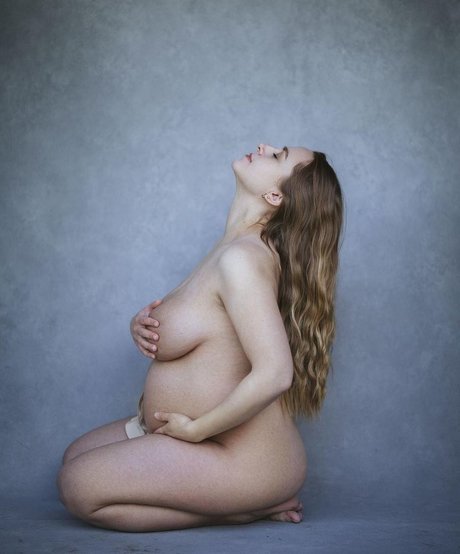 Hannah Witton 裸のスター ギャラリー