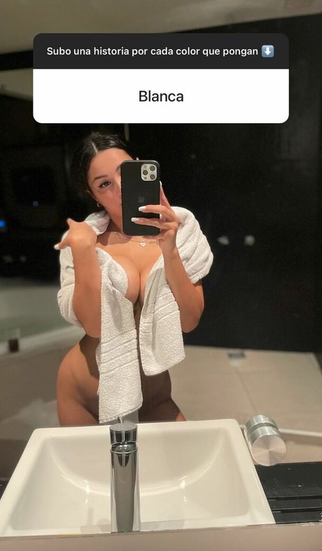 Seleneitor ポルノスター ヌード 写真